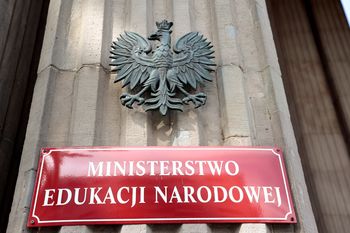 MEN pracuje nad zmianami w rozliczaniu godzin nauczycieli