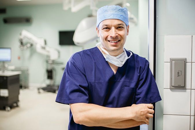 Prof. dr hab. med. Bartłomiej Kałużny przeprowadził pierwsze zabiegi MIGS w regionie kujawsko-pomorskim