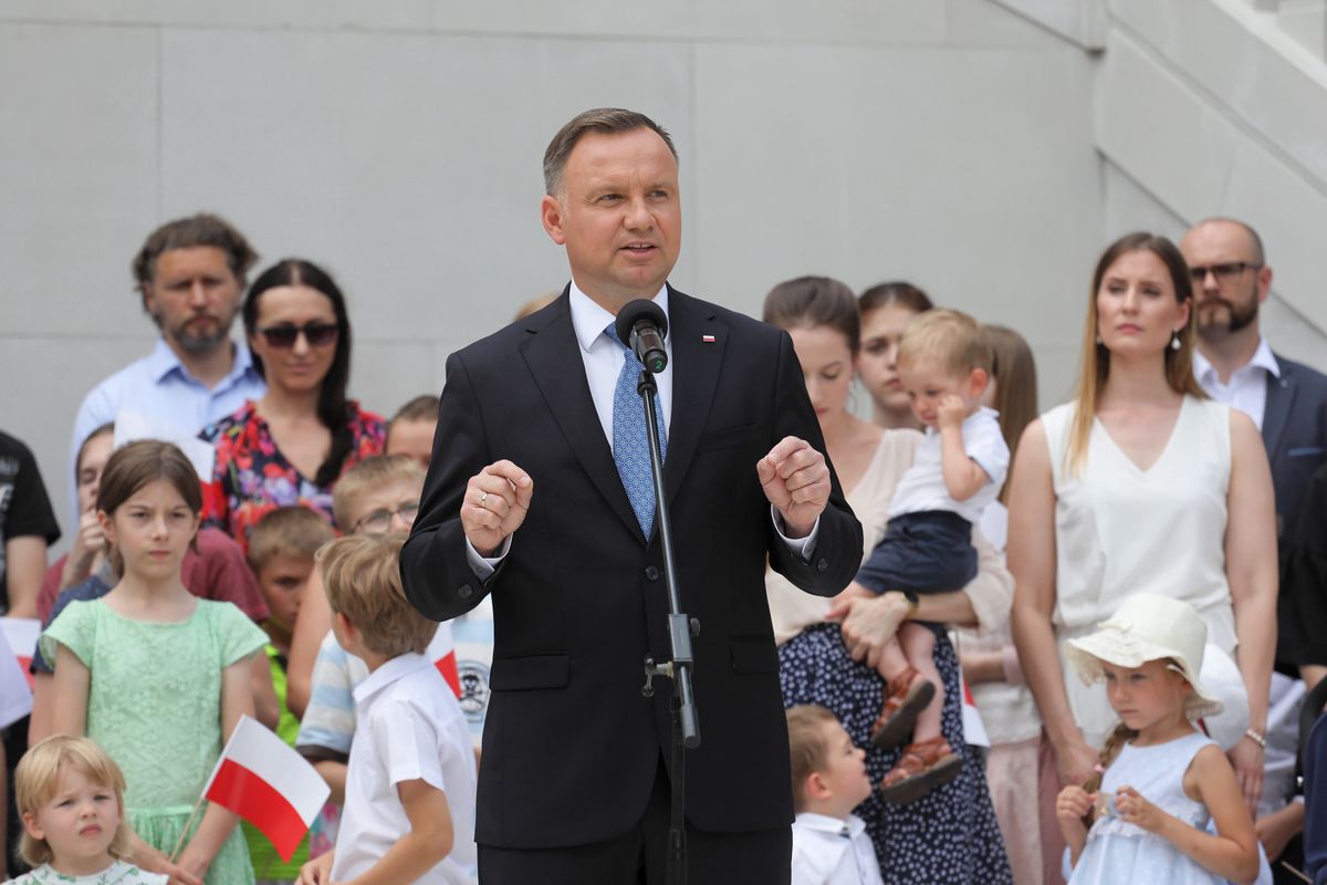 Projekt zmiany Konstytucji RP. Andrzej Duda złożył swój podpis