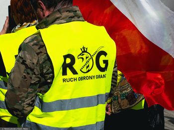 Podawali się za funkcjonariuszy. Ludzie z ruchu Bąkiewicza oskarżeni