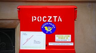 Jaką przesyłkę wybrać na Poczcie Polskiej, by list dotarł jak najszybciej?