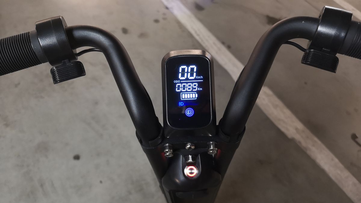 Krótki test hulajnogi elektrycznej eRoller R1 1