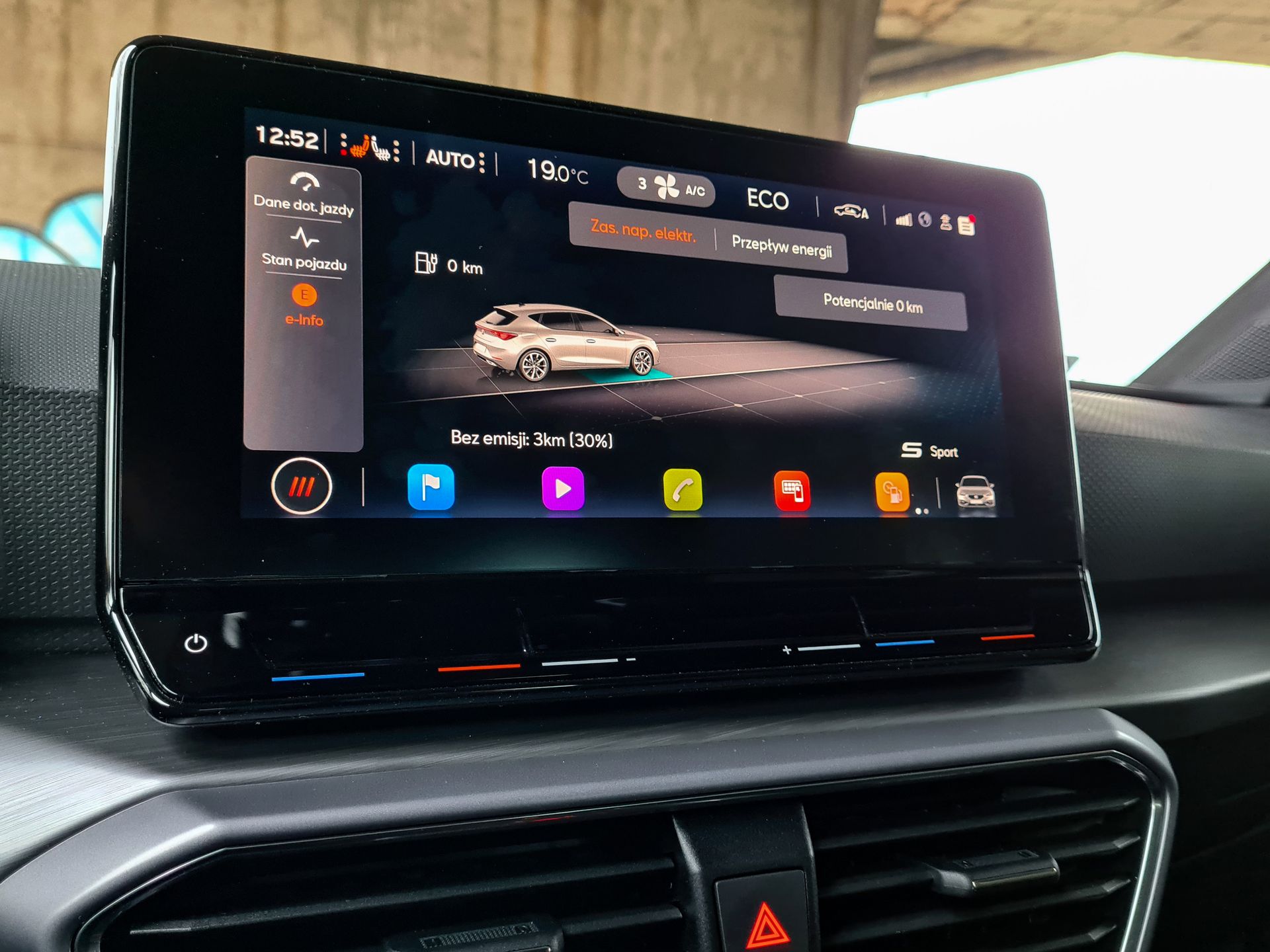 Seat Leon e-HYBRID: System zarządzania energią i sterowanie dotykowe 9