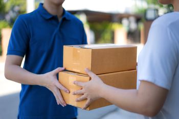 Szef giganta e-commerce: kurierzy znikną. Zastąpi ich 700 tys. robotów