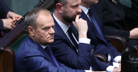 Pilne spotkanie u Tuska. Komisja Europejska naciska na poparcie paktu migracyjnego