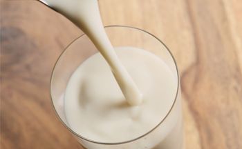 Modny napój pod lupą ekspertki. Radzi z nim uważać