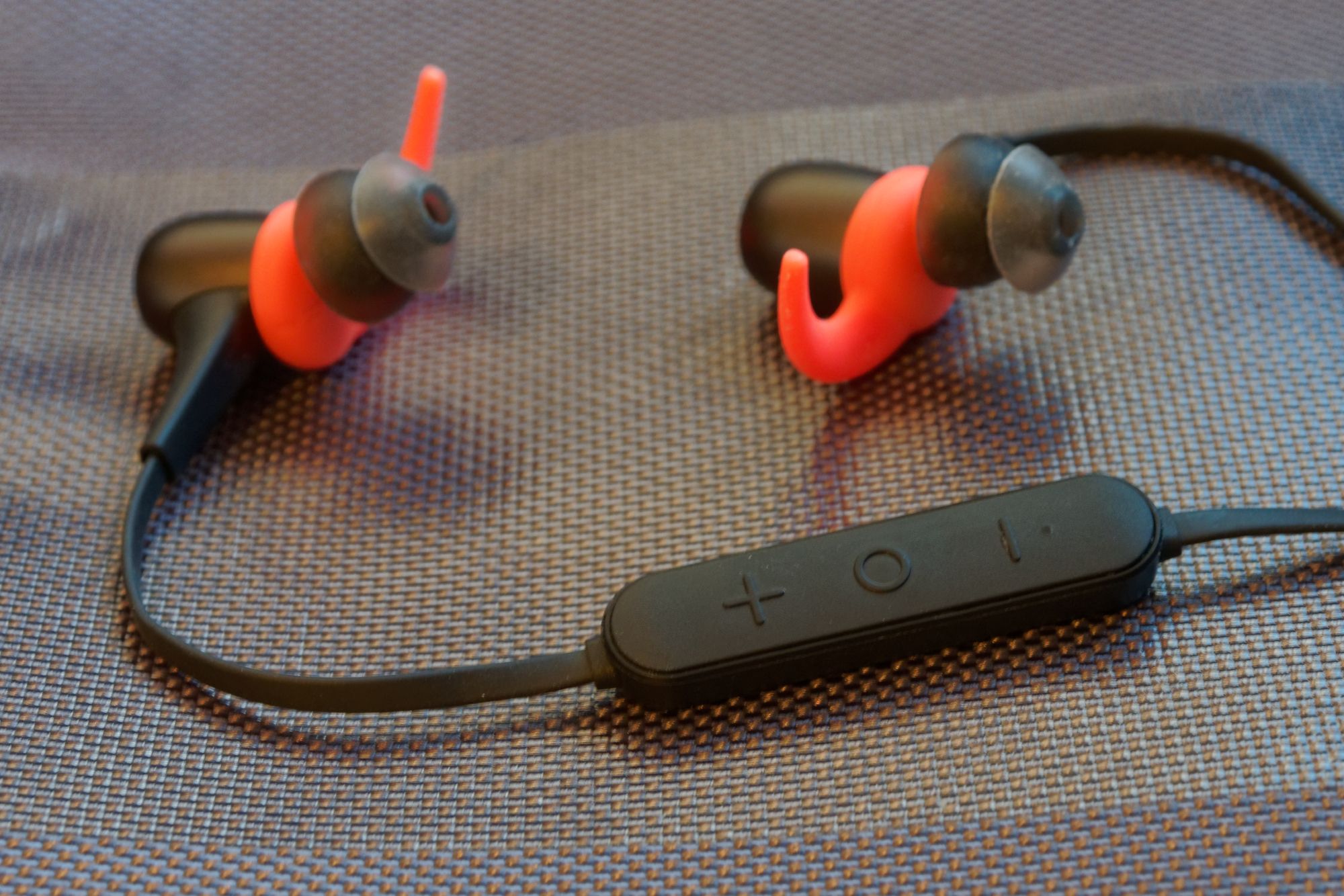 Test słuchawek NuForce BE Sport3, które umilą każdy trening 4