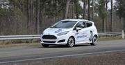 Ford testuje elektryczną Fiestę z silnikami w tylnych kołach [wideo]