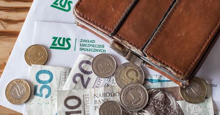 Zmiany w wypłatach emerytur. Milion seniorów otrzyma dodatkowy przelew