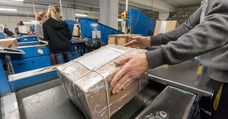 Black Friday i Boże Narodzenie. Poczta Polska szuka 1,5 tys. chętnych do pracy w szczycie sezonu