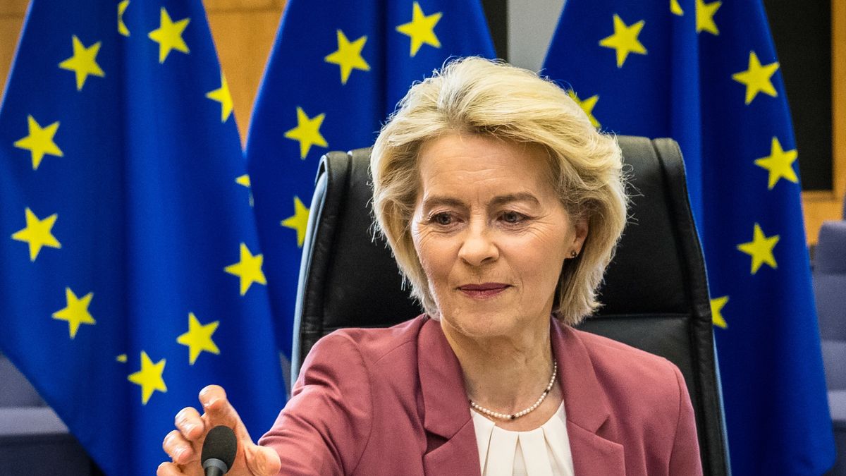 Bruksela, Belgia, 04.03.2026. Przewodnicząca Komisji Europejskiej Ursula Von der Leyen podczas prezentacji Aktu o Przyspieszeniu Przemysłowym (IAA) w Brukseli, 4 bm. (amb) PAP/Wiktor Dąbkowski