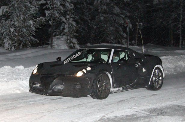 Alfa Romeo 4C szaleje na śniegu