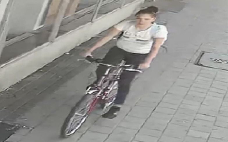 Policja poszukuje tej rowerzystki. Uciekła z miejsca zdarzenia!