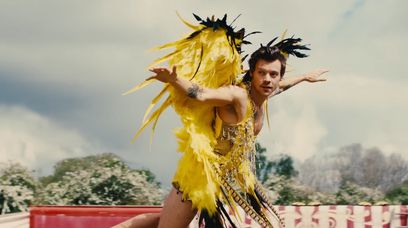 Harry Styles przyjechał na konklawe. Co jeszcze zrobi, zamiast nagrać płytę? [LISTA]