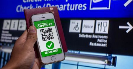 Jak będą wyglądać wakacje w 2021? Informacje dot. paszportów covidowych