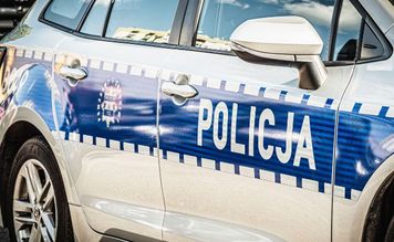 Atak nożem w szkole w Warszawie. 21-latka raniła trzy osoby, 17-latka trafiła do szpitala!