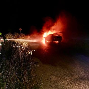 Grabniak: Tragiczny pożar samochodu osobowego. Znaleziono ciało