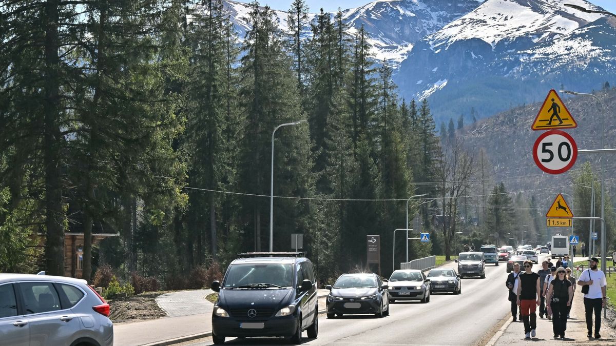 Droga w centrum źródłem konfliktu. Kościół blokuje przejazd (zdj. poglądowe)