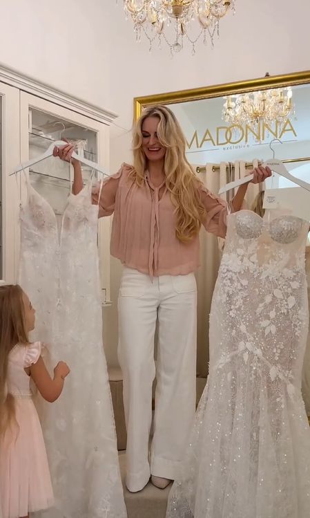 Anita ze "ŚOPW" wybiera suknię ślubną