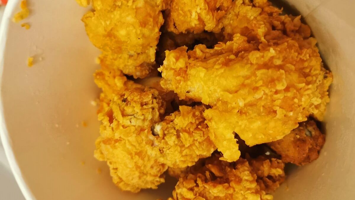 Klienci KFC rozczarowani nową wersją Wtorkowego Kubełka