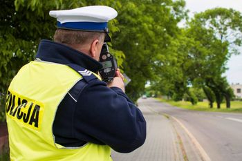 Policyjny pościg w Wejherowie. 34-latek pędził ponad 100 km/h, a na widok mundurowych zaczął uciekać