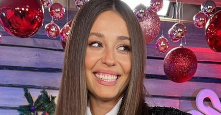 Obłędna Izabella Krzan. Tylko ona mogła obronić stylizację z cekinami i krawatem