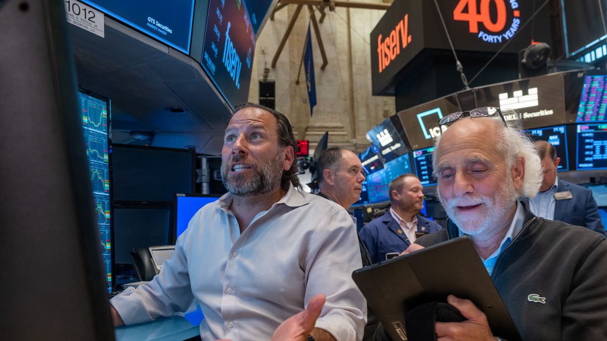 NEW YORK, NEW YORK - JULY 24: Traders work on the floor of the New York Stock Exchange (NYSE) on July 24, 2024 in New York City. The Dow closed down over 500 points on Wednesday after disappointing earning results from Tesla and Google parent Alphabet.   (Photo by Spencer Platt/Getty Images)