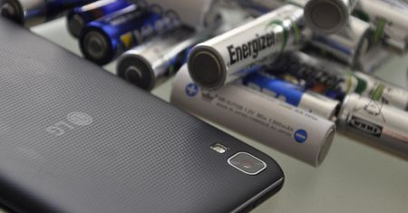 5 smartfonów ze średniej półki cenowej z dużymi bateriami