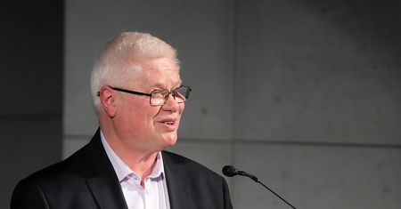 Prof. Hausner o rządowej strategii walki z drożyzną: mamy do czynienia z czymś, co jest propagandą ekonomiczną