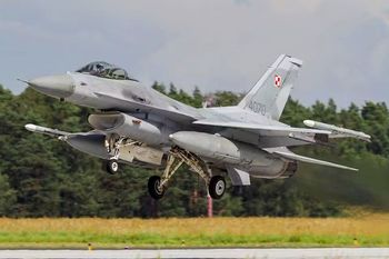 Ważny komunikat szefa MON. Polska zwiększa aktywność F-16 i śmigłowców