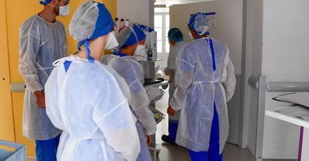 Koronawirus. Niepokojące doniesienia z Francji ws. ofiar COVID-19