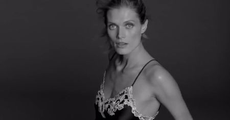 Małgosia Bela w reklamie bielizny