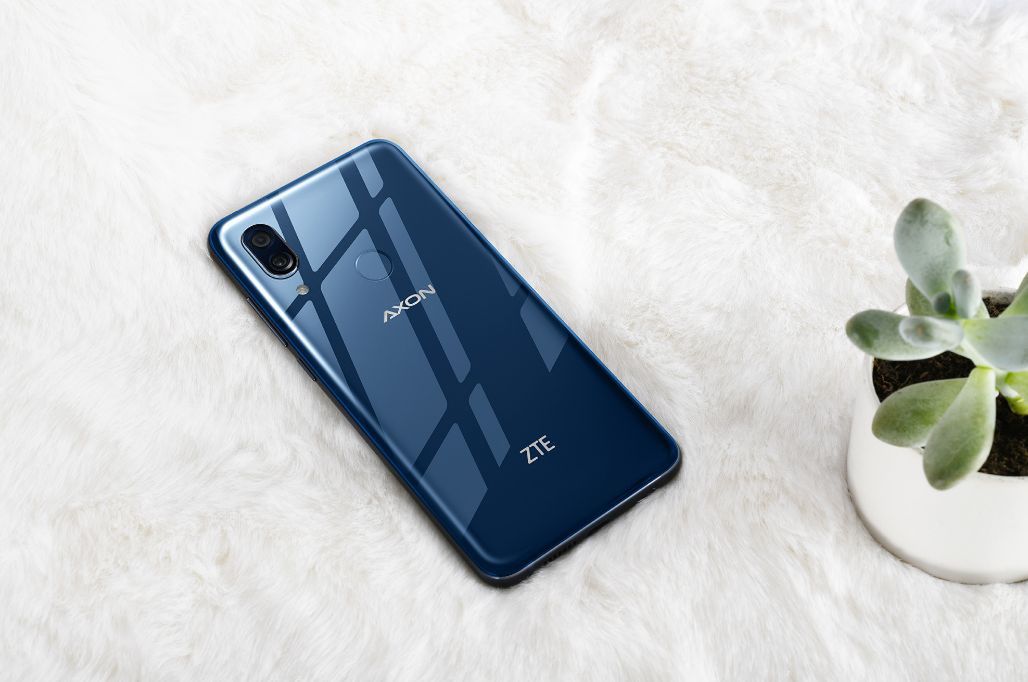 ZTE Axon 9 Pro oficjalnie. Ma głośniki stereo i podwójny aparat z szerokokątnym obiektywem 7