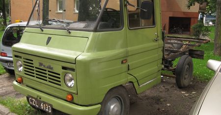 Motoryzacja czasów PRL-u. Czy pamiętasz te "dostawczaki" i ciężarówki?