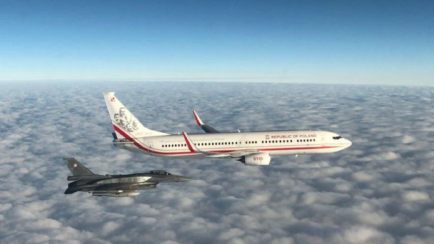 Polscy piłkarze polecieli na Mundial. Do granicy eskortowały ich myśliwce