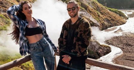 Krychowiak wstawił zdjęcie. Żona w dziarskim rozkroku. Fani: "Ale styl"