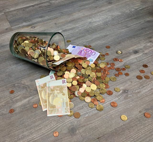 Oszukana przy sprzedaży w sieci. Straciła 18 000 zł