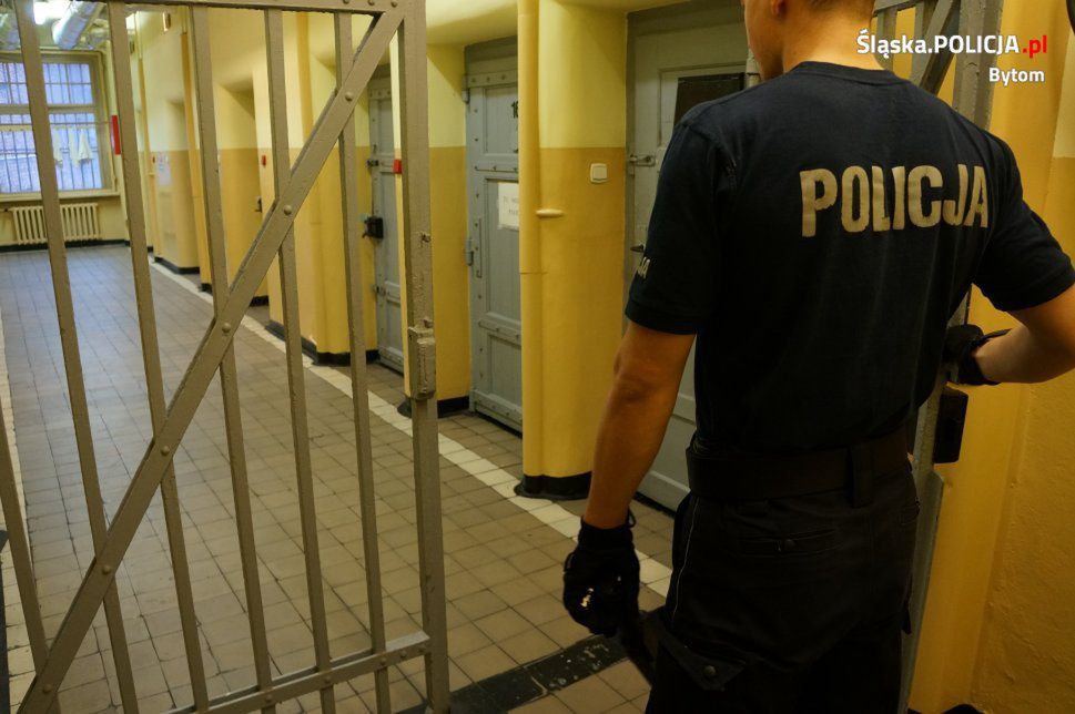 Śląskie. 30-letni mężczyzna zaatakował 75-letniego mieszkańca Bytomia. Grozi mu 5 lat więzienia.