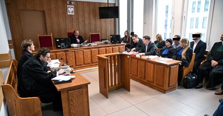 Celebryci promowali alkohol. Teraz ruszył proces. Grozi im wysoka kara