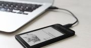 InkCase Plus - miniczytnik obudową do smartfona. Po co nam Kindle?