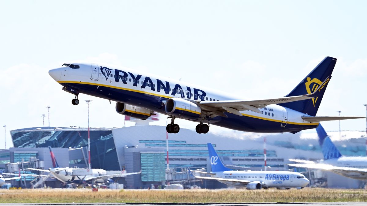 Boeing 737-800 Ryanair 9H-QDR. Planes at Leonardo Da Vinci International Airport in Fiumicino. Fiumicino (Italy), May 01st, 2026 (Photo by Massimo Insabato/Archivio Massimo Insabato/Mondadori Portfolio via Getty Images)