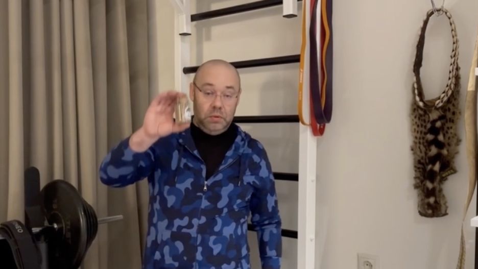 Rosyjski polityk z Krasnojarska, reprezentujący partię Wolny Lud, przyznał się do spożycia "suplementu diety" z muchomora