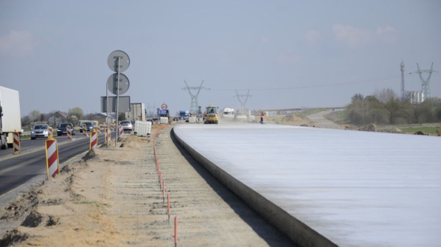 Choć prace jeszcze trwają, kierowcy będą mogli korzystać z nowych fragmentów trasy.