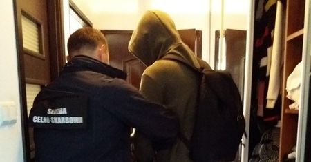 Świętokrzyska Służba Celna rozbiła grupę przestępczą wyłudzającą podatek VAT