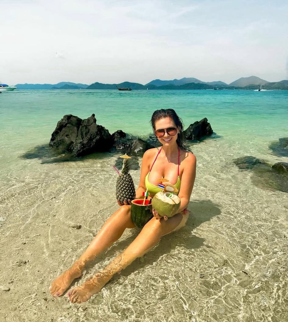 Maja Rutkowski eksponuje szczuplejsze o 15 kg ciało w Tajlandii