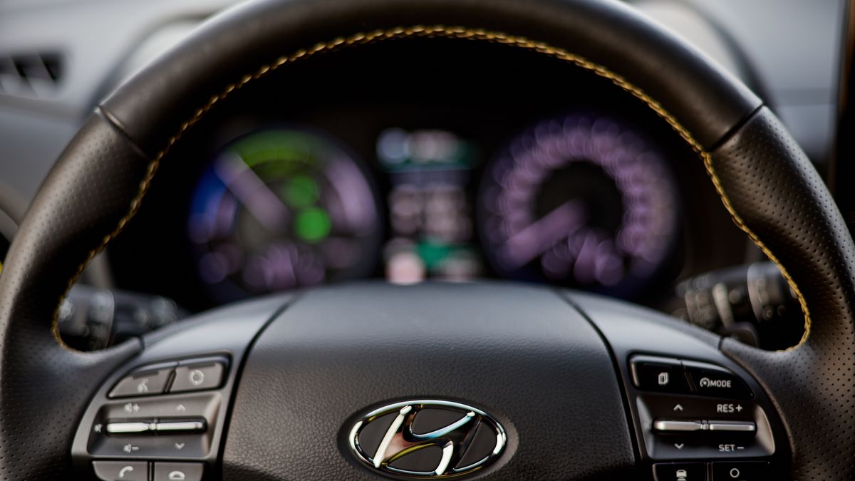 Hyundai to przykład marki, która przeszła gruntowną transformację. Dobrze obrazują ją trzy modele - Elantra, Kona i Ioniq 5. 