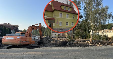 Zrównana ziemia. Wcześniej był tam komisariat