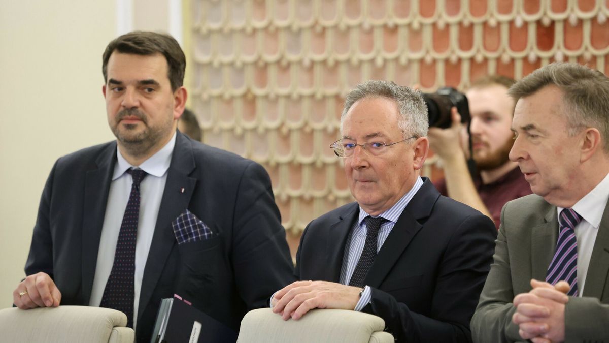 Jacek Tomczak (pierwszy z lewej) 