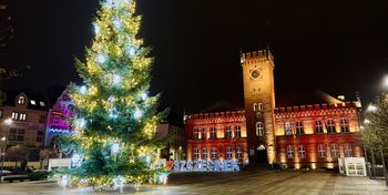Szczecinek: Tak pięknej choinki w mieście nie było od lat!
