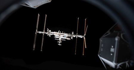 Zadokuj na ISS. Darmowy symulator od SpaceX